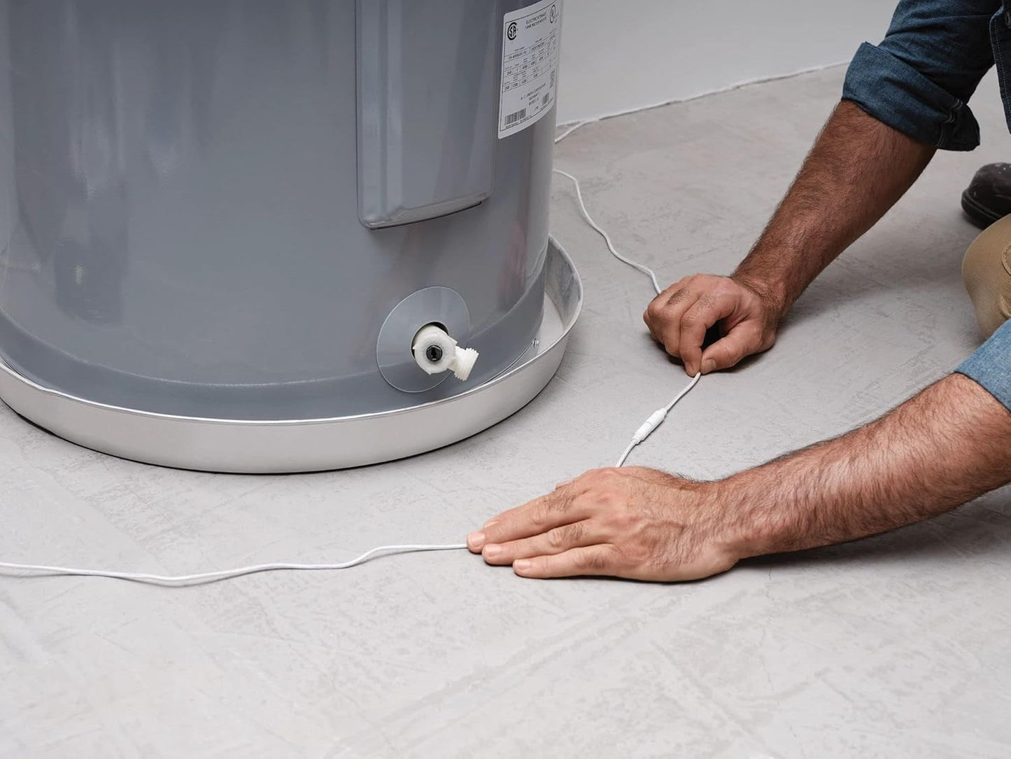 Moen 920-005 Flo Smart Water Leak Detector, White, 3-Pack with 3-Pack 6-Foot Leak Sensing Cable