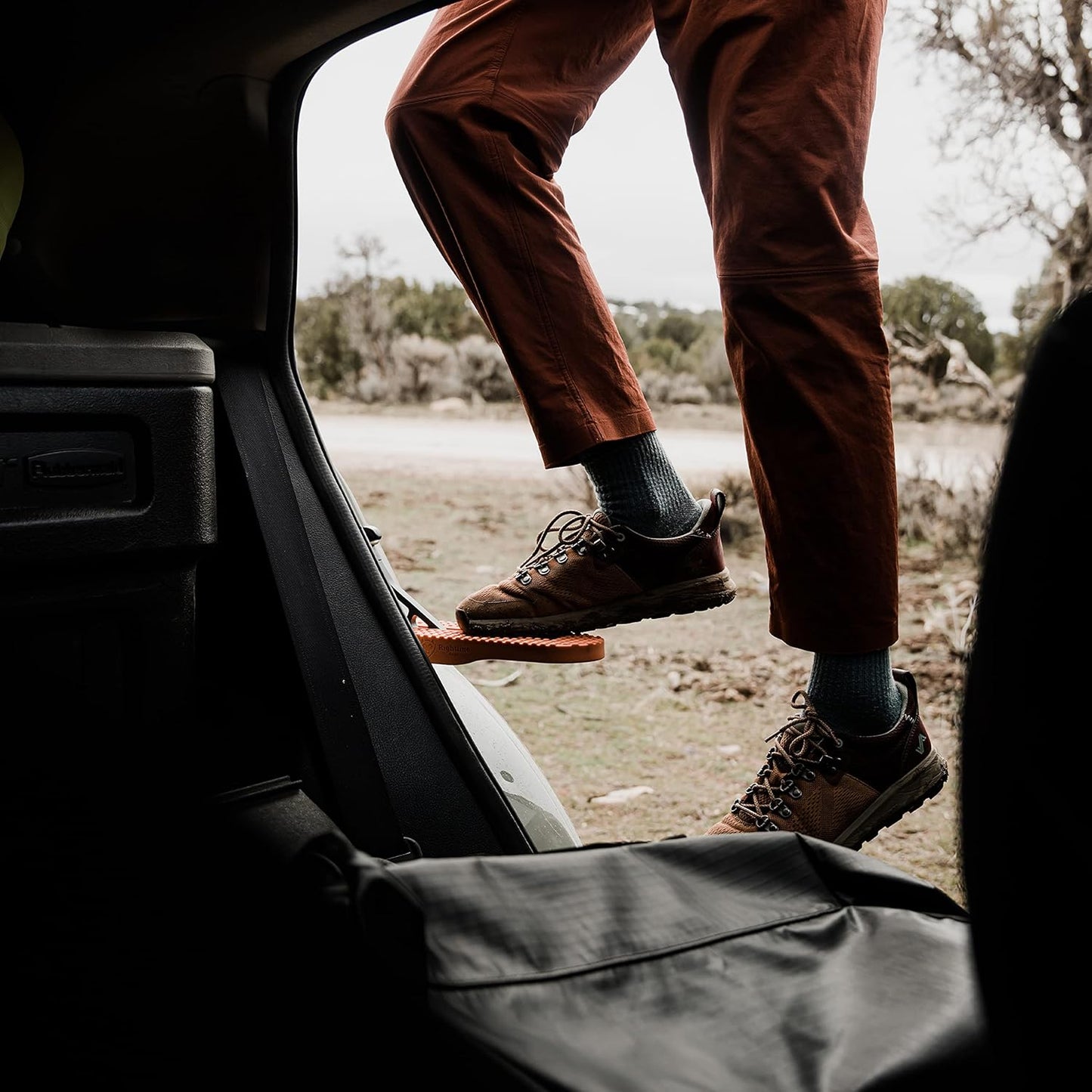 Rightline Gear Moki Ascent Folding Vehicle Door Step for Car Roof Access As Seen On Shark Tank, 8.75 by 3 by 5.25 Inch