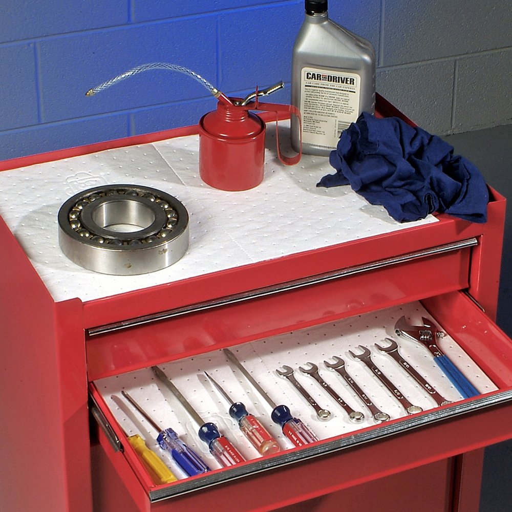 PIG Oil Absorbing Mat Pad in Dispenser Box Absorbs Oil and Fuel Repels Water 14-Ounce Absorbency 15" x 20" Box of 200 MAT485