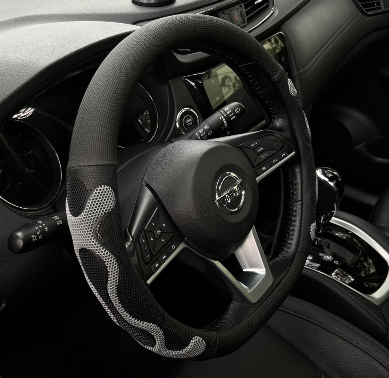 PINCTROT D Shaped Comfy Grip Steering Wheel Cover, Anti-Slip Design, Flat Bottom 14.5-15 Inch(Silicone Gray)