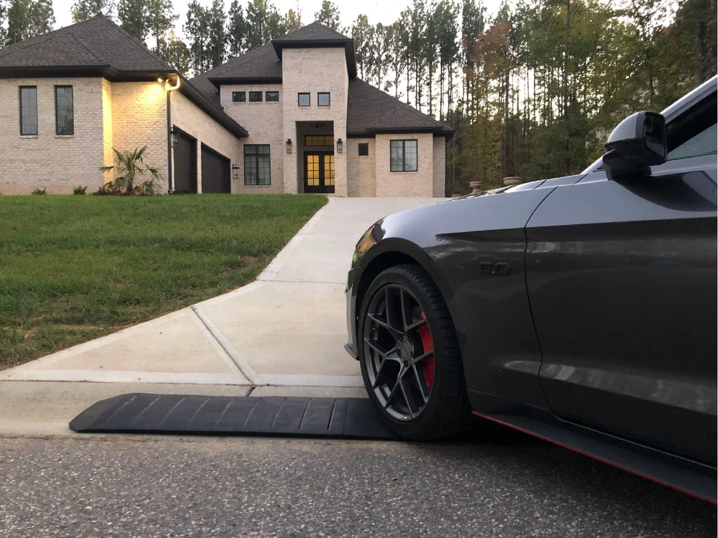 – Driveway Curb Ramps – Low Profile Car Ramps – 3 Piece Expandable Set – Made from Heavy Duty Recycled Rubber – Eliminate Scraping and Damage On Your Car Truck RV