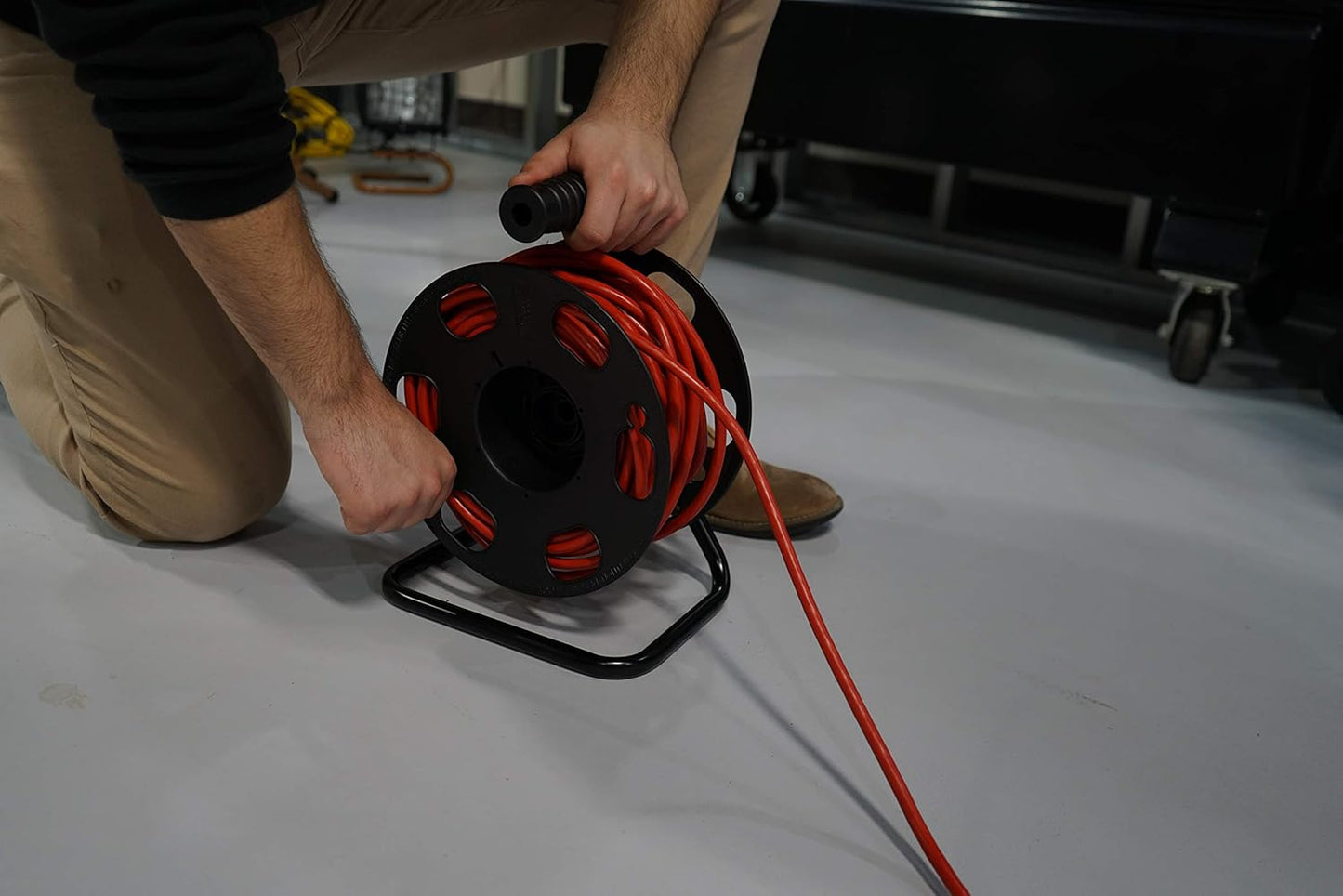 Woods Heavy Duty Metal Extension Cord Reel Stand, Holds up to 100 Ft 14/3 Cords, Black, 22849