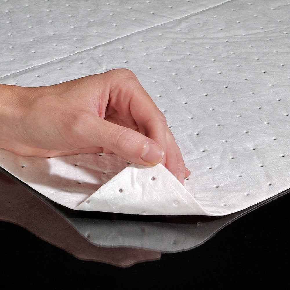 PIG Oil-Only Absorbent Mat Pad | Pack of 100 Mediumweight Oil Pads | Absorbs Oil | 23 oz Absorbency | 20" L x 15" W | MAT455