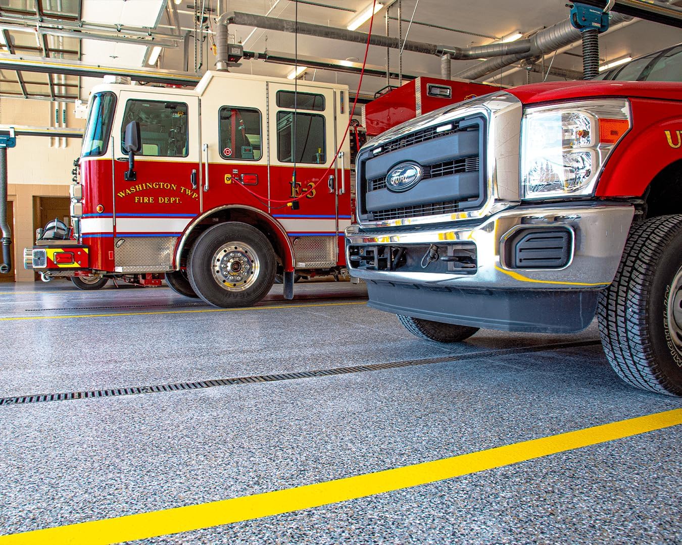 Polyaspartic High Solids Topcoat Coating System - 2 Gallon Kit - Clear Coating Gloss Finish - Easy-to-Use 1:1 Mix Ratio - Protection to Adhesion, UV, Abrasion, & Scratches (Medium Cure)